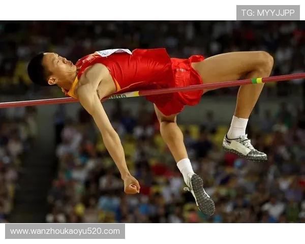 跳高运动中的力学密码与极限突破