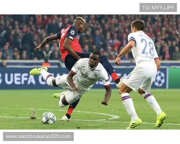 法甲各队后防线组合搭配与配合默契度